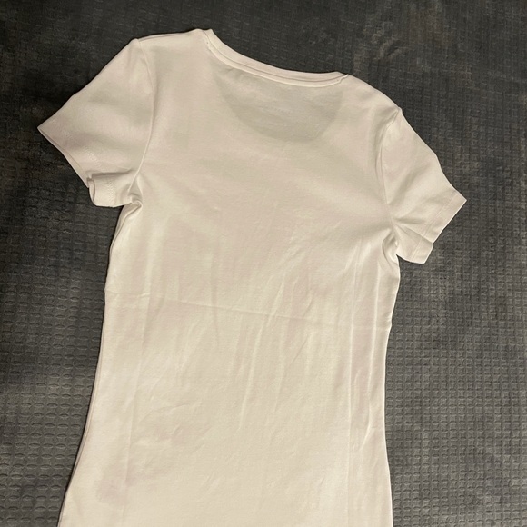 White T-shirt - Picture 5 of 11